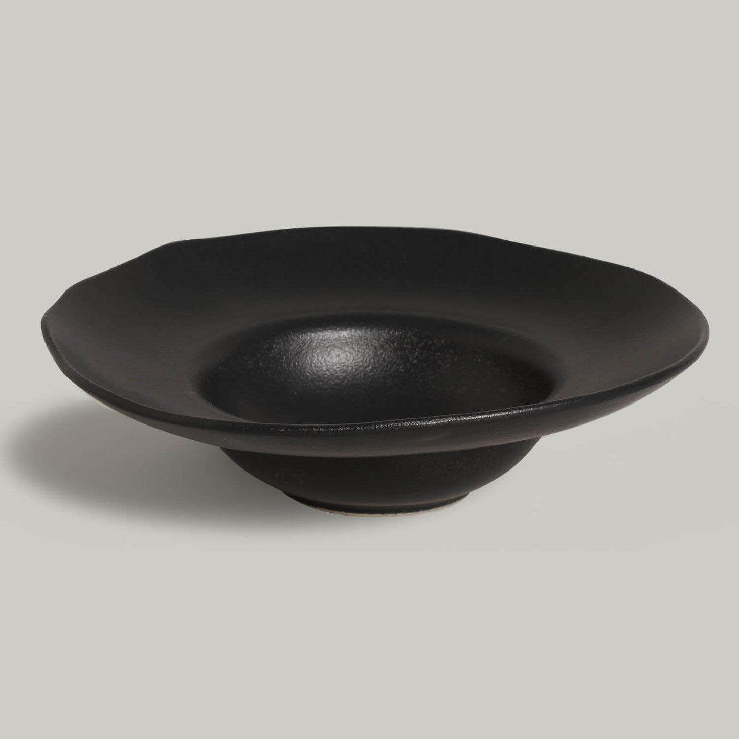 ORGANIC DEEP RIM STONEWARE Ø28x6.5CM 450ML BLACK MATTE