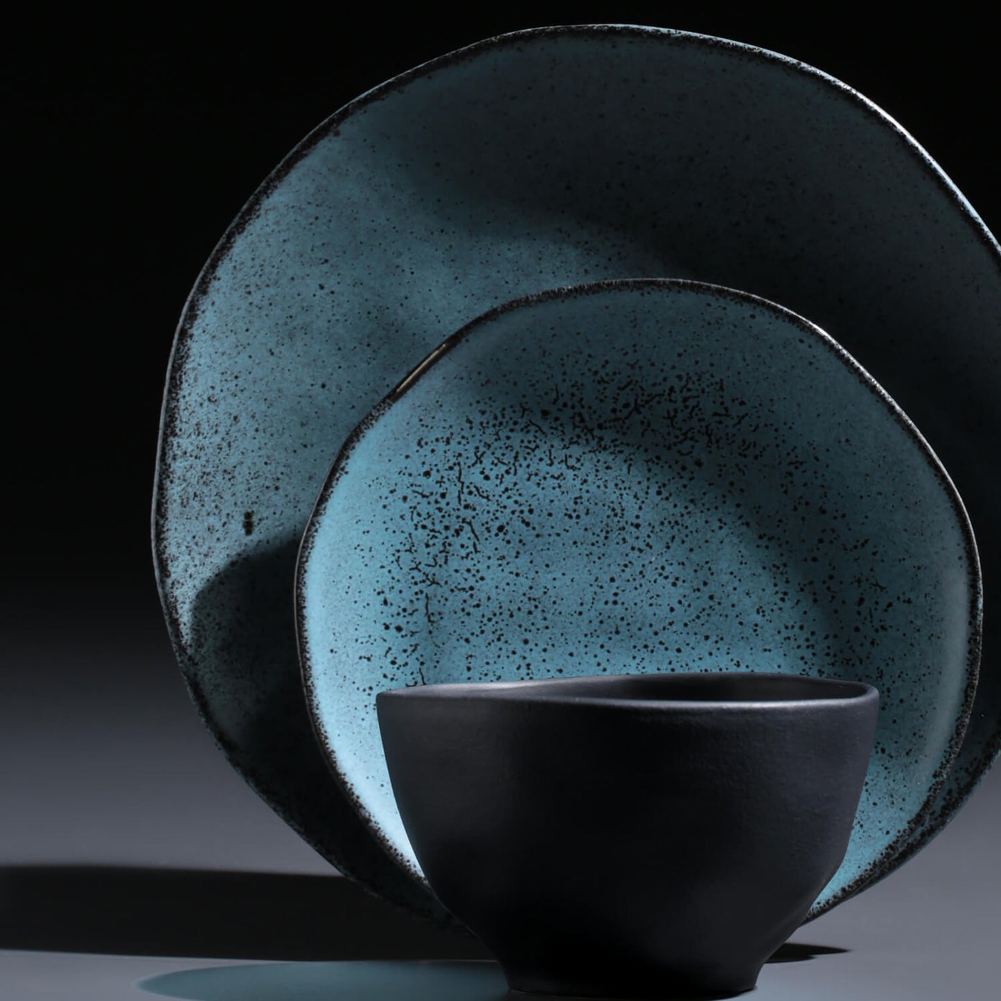 ORGANIC DINNER PLATE STONEWARE Ø26.5CM PETROLEUM