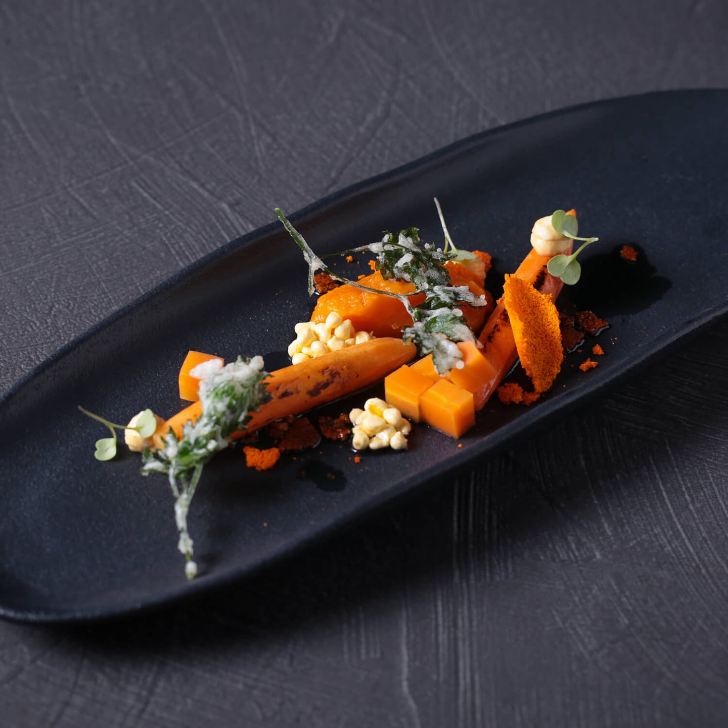 ORGANIC SHALLOW OVAL PLATTER STONEWARE 36x13CM BLACK MATTE