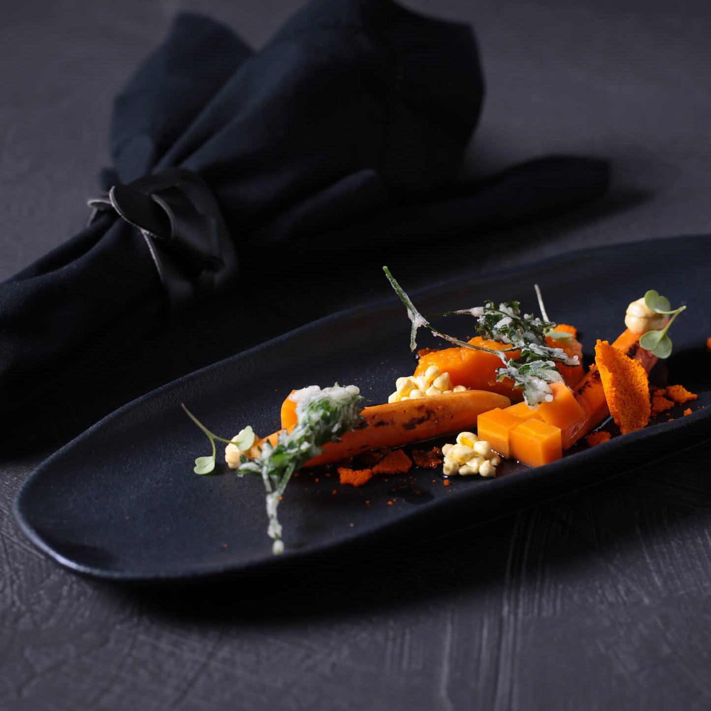 ORGANIC SHALLOW OVAL PLATTER STONEWARE 36x13CM BLACK MATTE